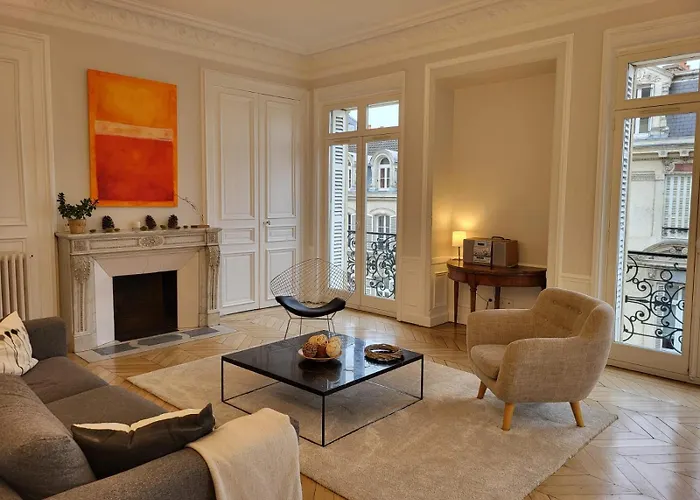 Center Of Reims - Large Refurbished Historic Flat