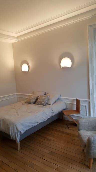 Center Of - Large Refurbished Historic Flat Reims