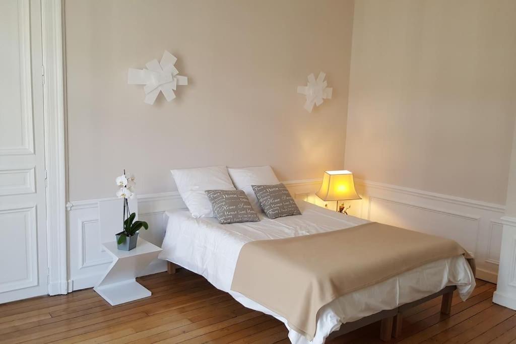 Center Of - Large Refurbished Historic Flat Apartment *