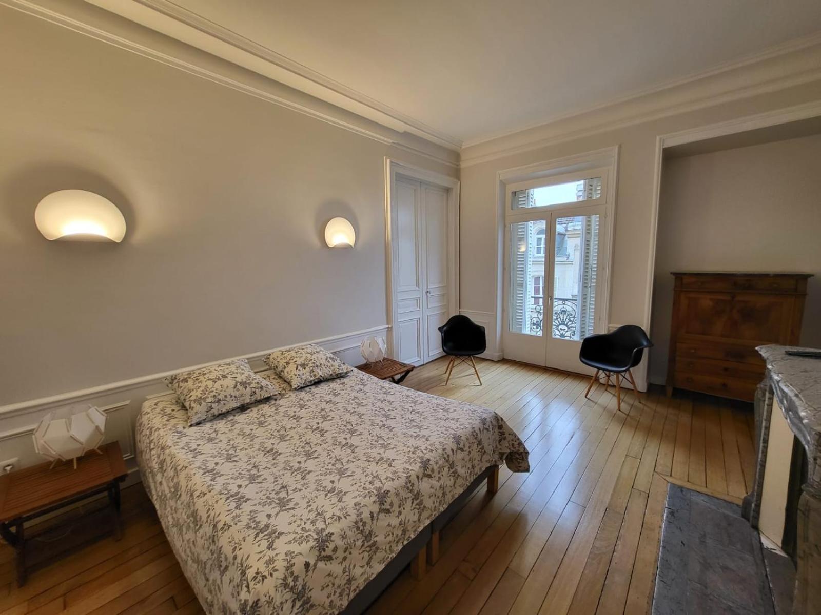 Apartment Center Of - Large Refurbished Historic Flat Reims